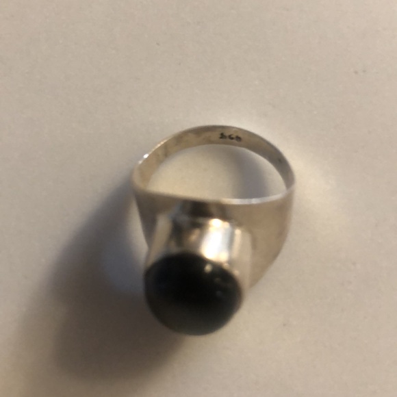 Silver and black onyx ring. - Picture 5 of 6